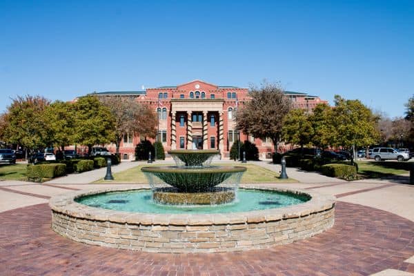 Close up view of the fountain in front of the Southlake Municipal Courthouse